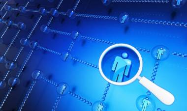 How can Analytics and BI help banks with customer data?